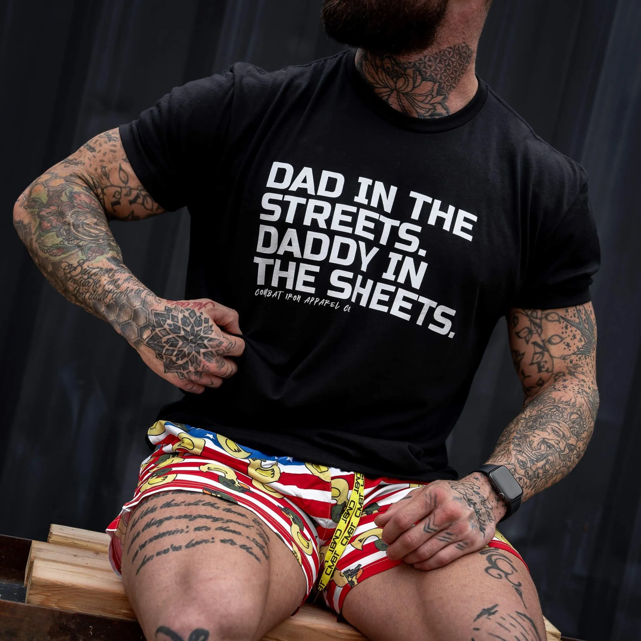 Dad in the Street. Daddy In the Sheets. Men's T-Shirt