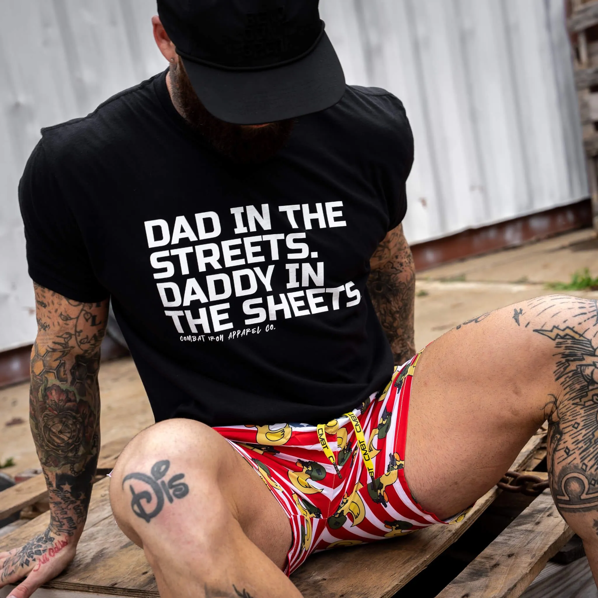 Dad in the Street. Daddy In the Sheets. Men's T-Shirt