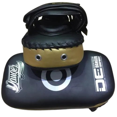 DANGER EQUIPMENT 2416 MUAY THAI BOXING MMA KICK PADS Black Gold