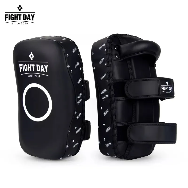 FIGHT DAY FKP4 MUAY THAI BOXING MMA KICK PADS LIGHT WEIGHT PAIR 33 x 21 x 8.5 cm Black