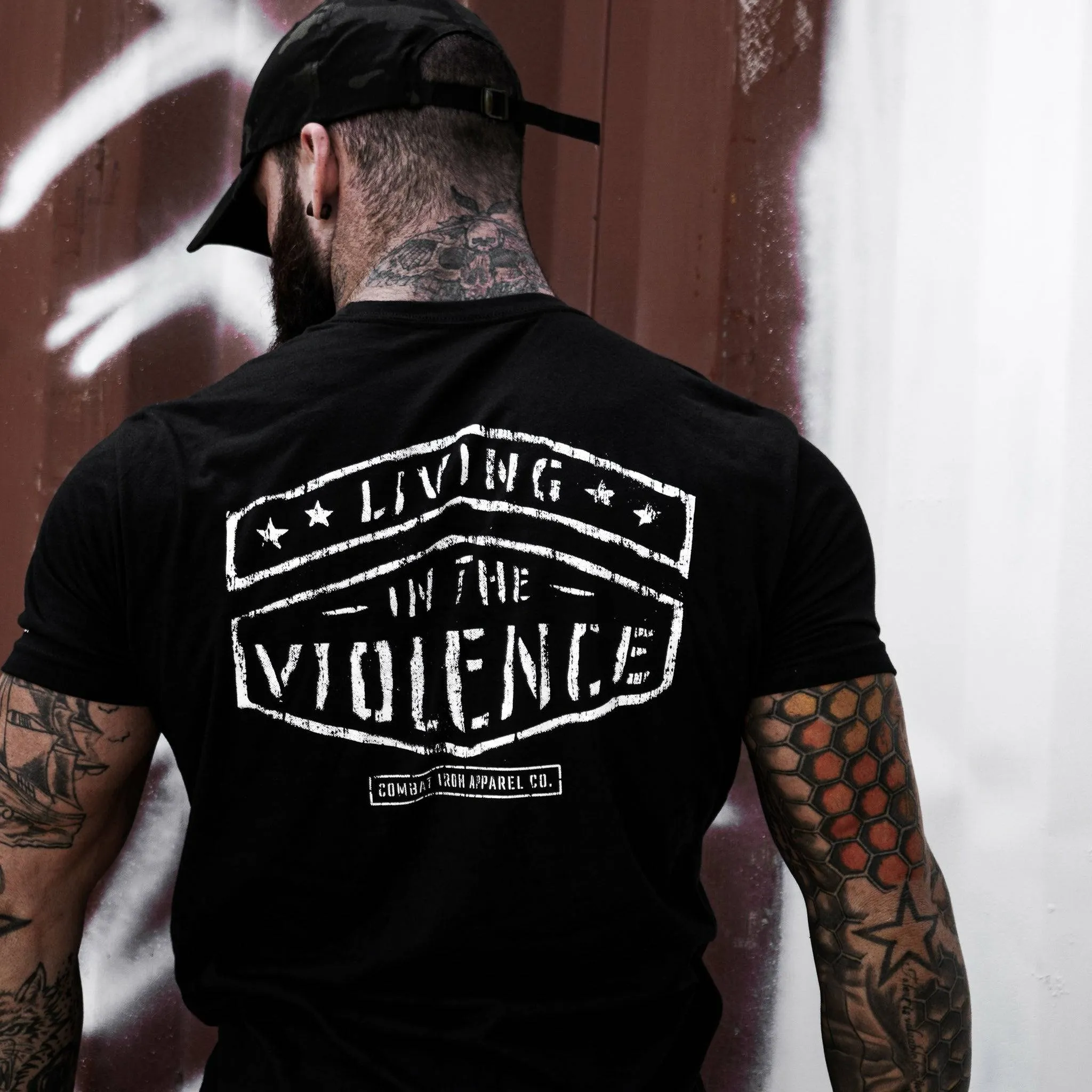 LIVING IN THE VIOLENCE MEN’S T-SHIRT