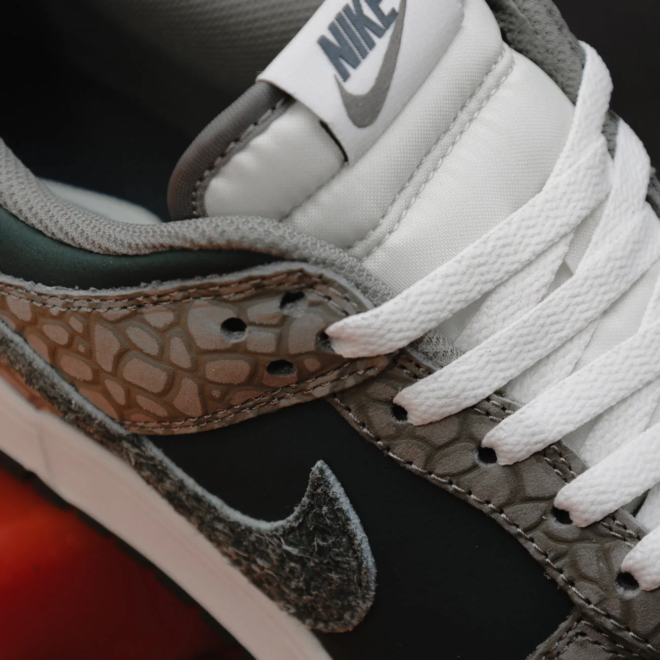 Nike Dunk Low Retro Premium Dark Stucco/Vintage Green/Summit White HF4878-053