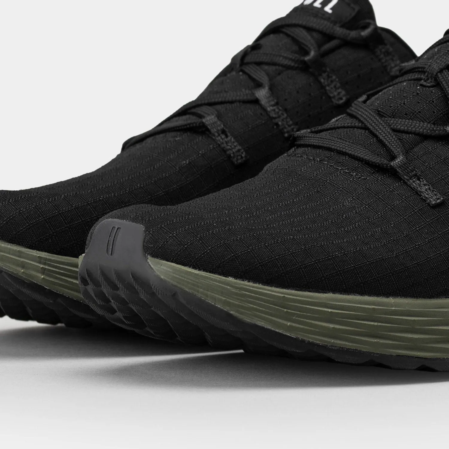 NOBULL - BLACK IVY RIPSTOP RUNNER - BLACK IVY