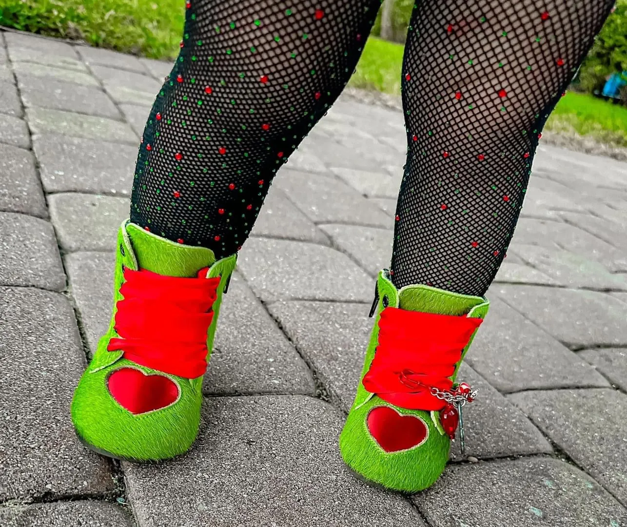 Ready to Ship-You're a Mean One Red Heart    Green Vintage Nyx Christmas Booties!