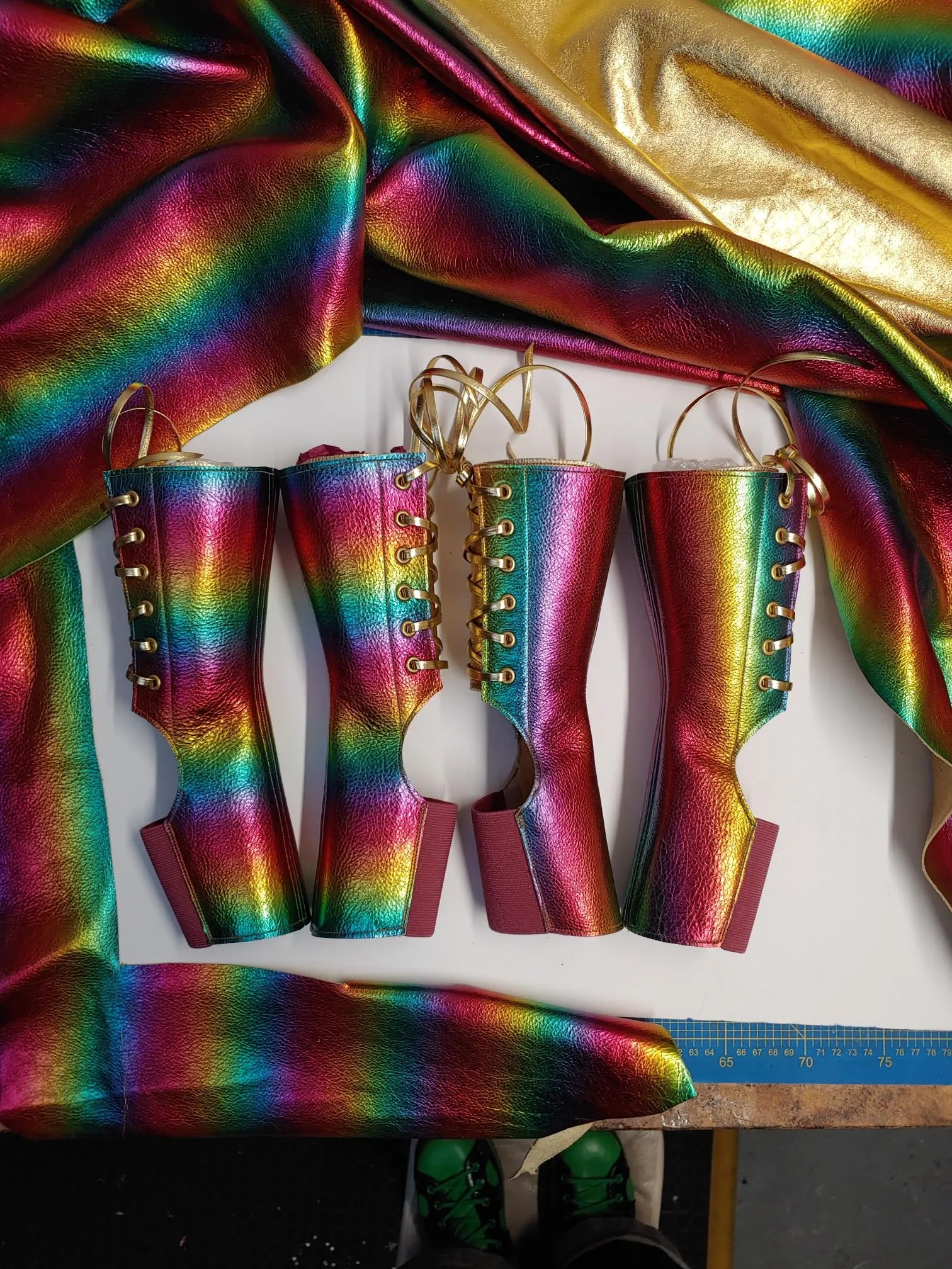 Short Aerial boots in RAINBOW Metallic