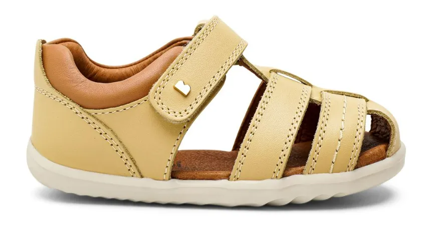 Step Up Roam Closed Sandal (Sand/Caramel)