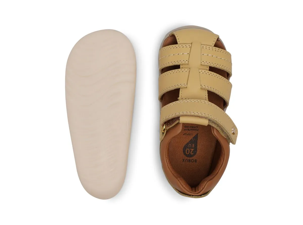 Step Up Roam Closed Sandal (Sand/Caramel)