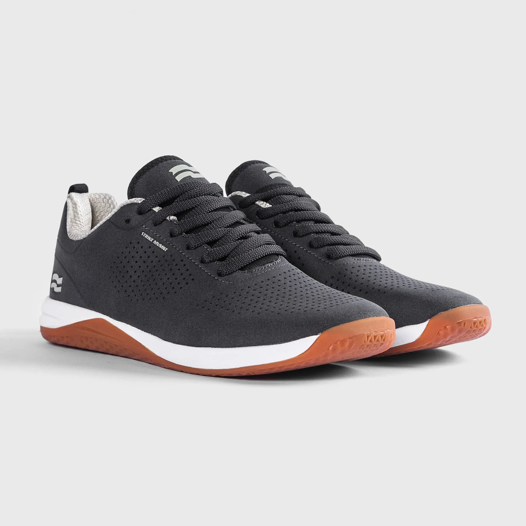 STRIKE MVMNT - SUEZE TRAINER - MATTE BLACK/GUM